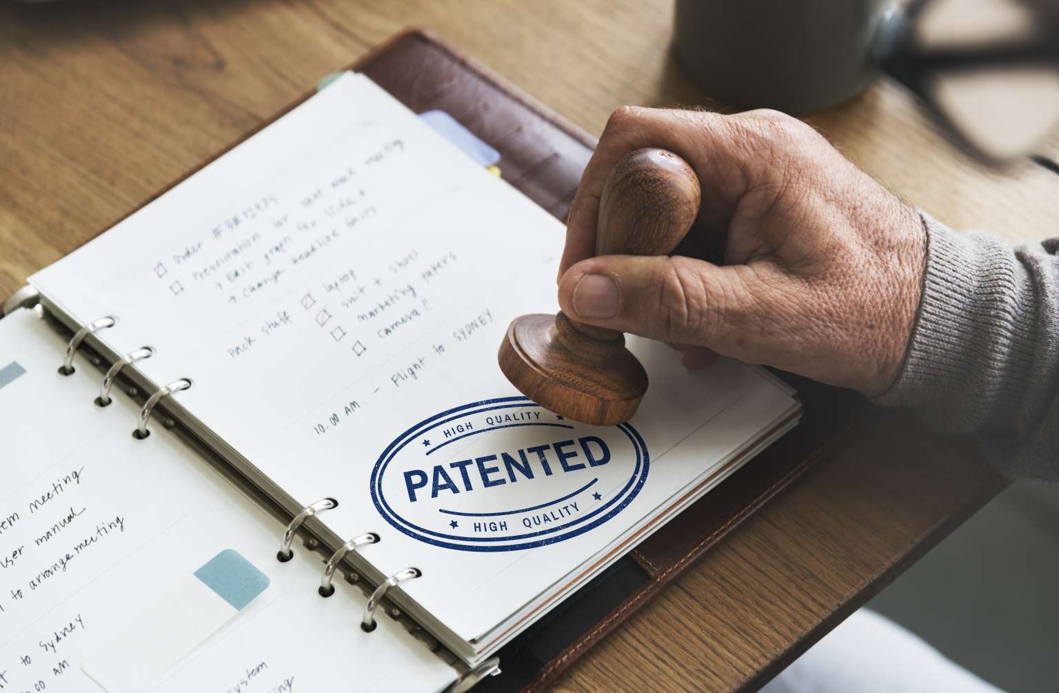 licencia-identidad-marca-patentada-concepto-derechos-autor-producto-1536x1005